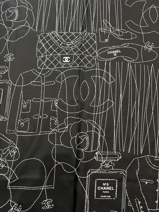 Foulard Chanel noir Camélia