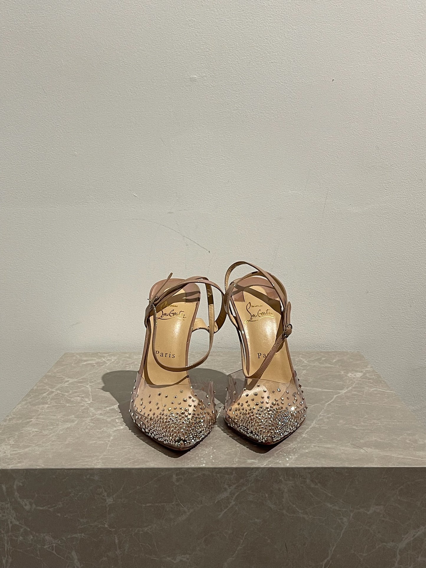 Escarpins Christian Louboutin nude T.40