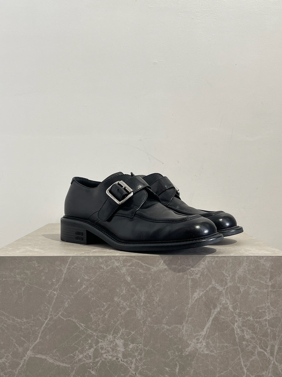 Richelieus Miu Miu noires T.39