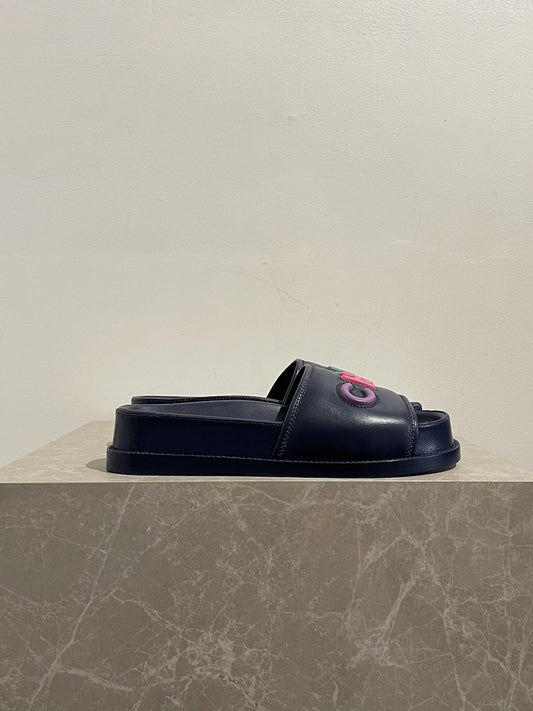 Sandales Chanel bleu marine T.39