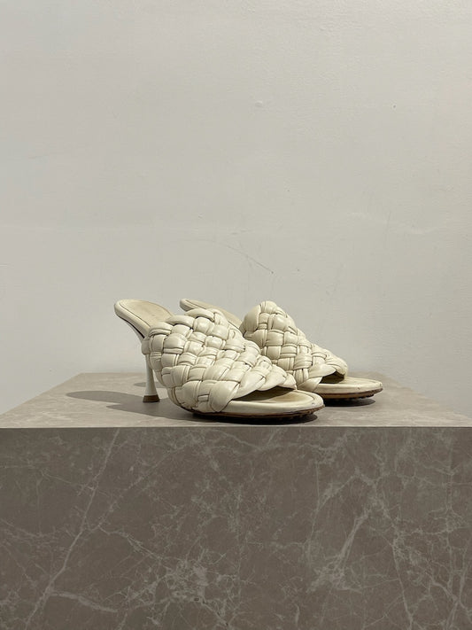 Mules Bottega Veneta écrue T.38