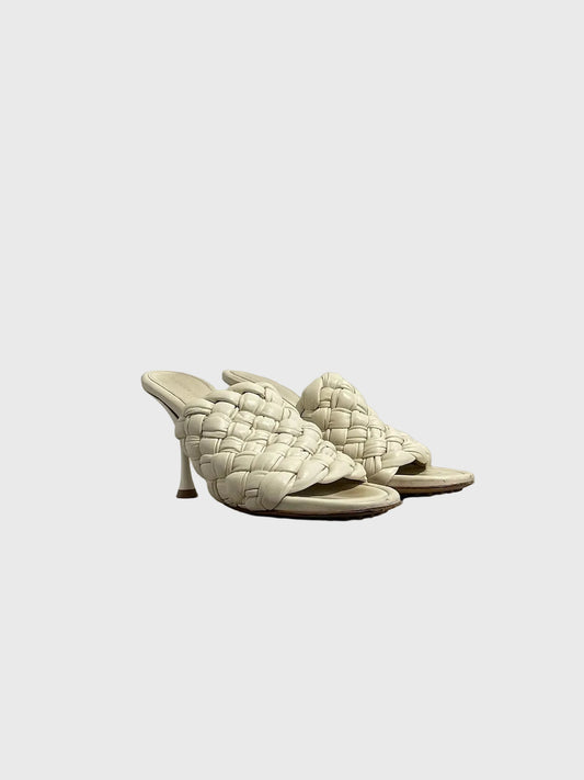 Mules Bottega Veneta écrue T.38