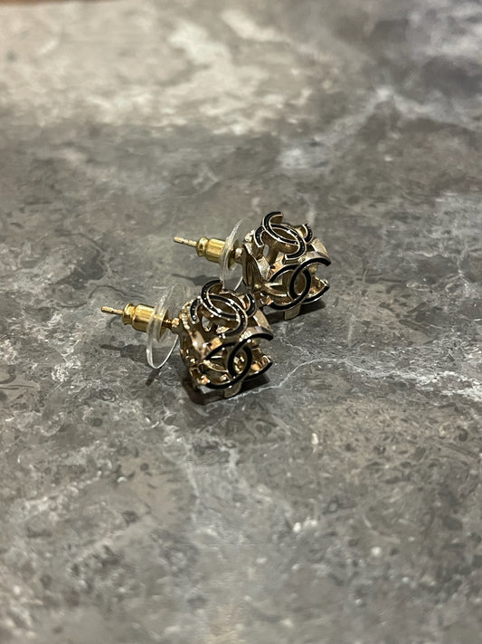 Boucles d'oreilles Chanel cube