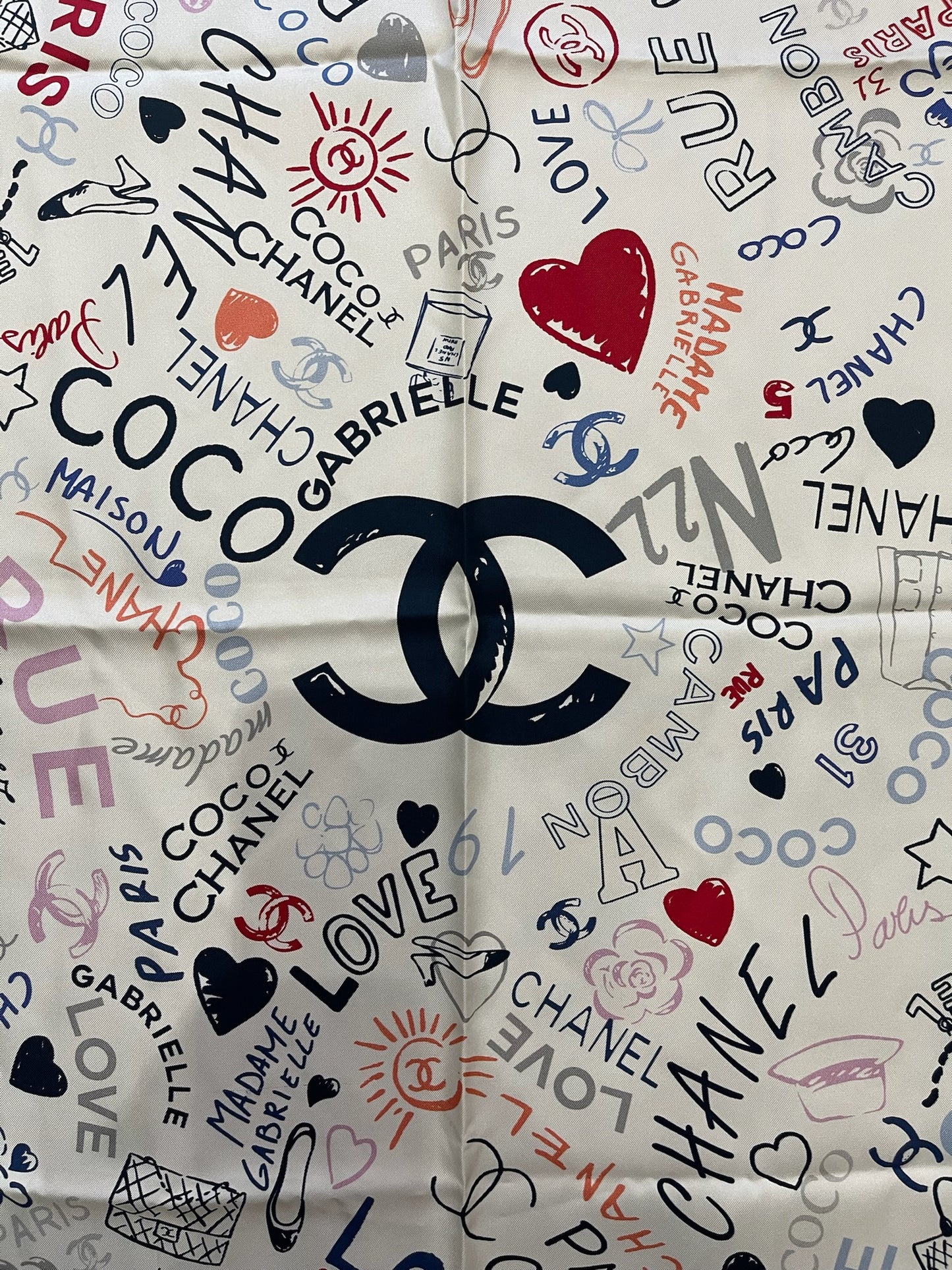 Foulard 90 Chanel blanc Love
