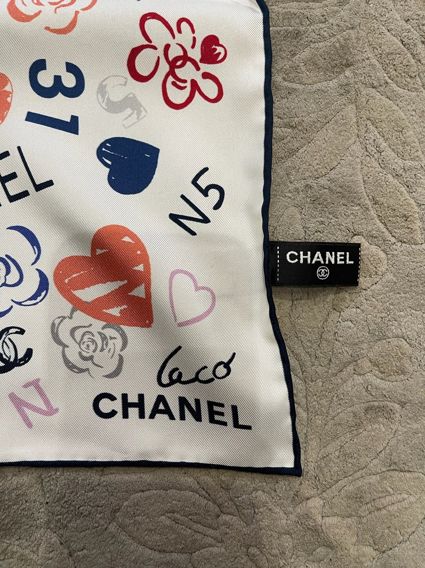 Foulard 90 Chanel blanc Love