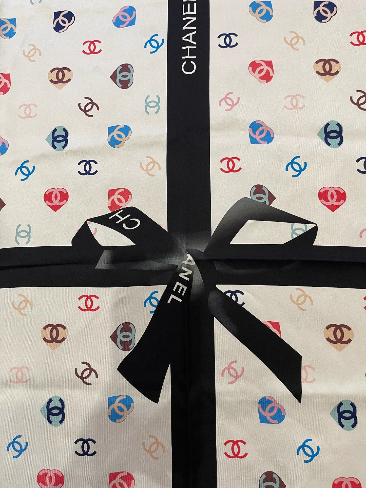 Foulard 90 Chanel ruban noir