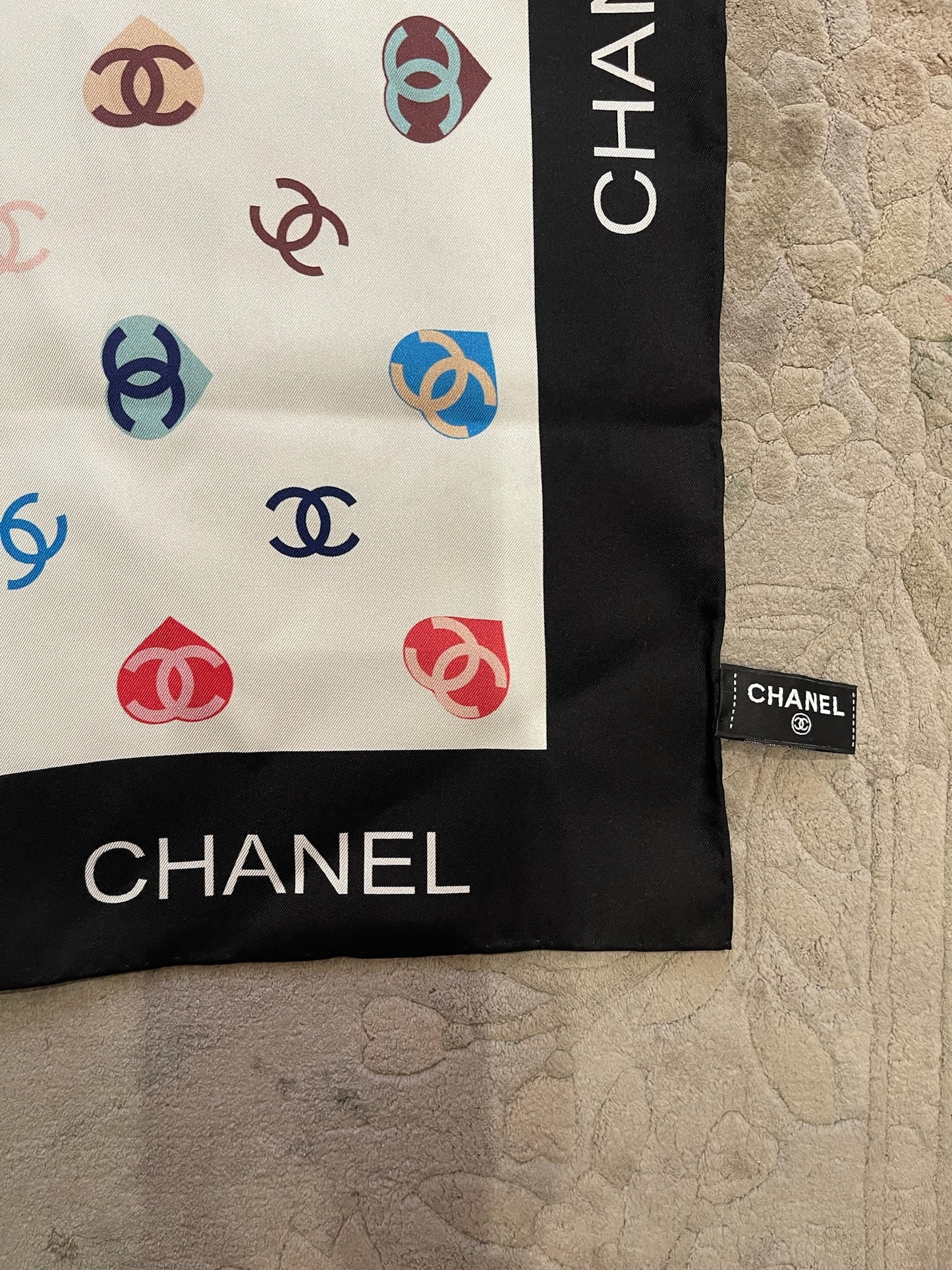 Foulard 90 Chanel ruban noir