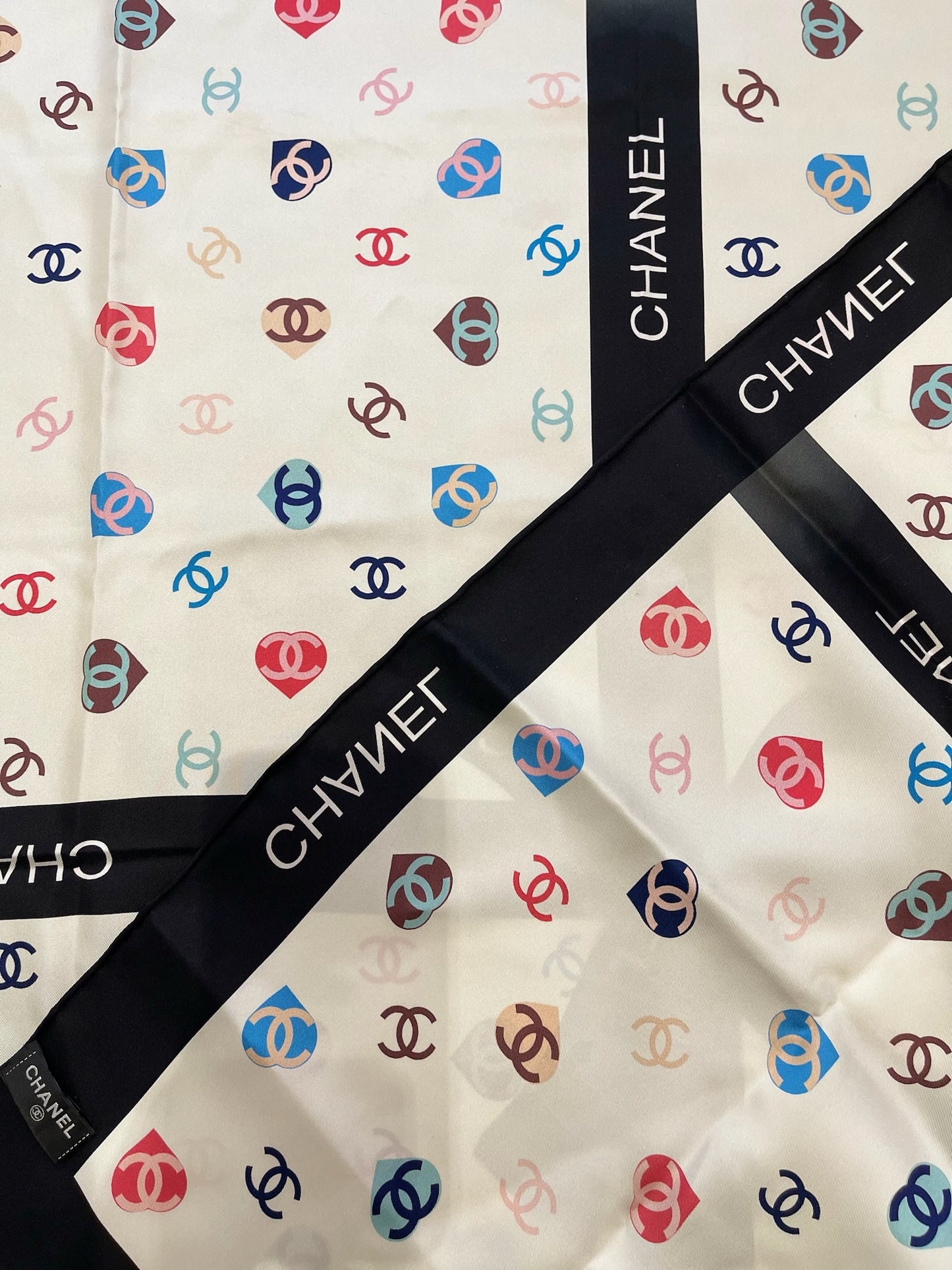 Foulard 90 Chanel ruban noir