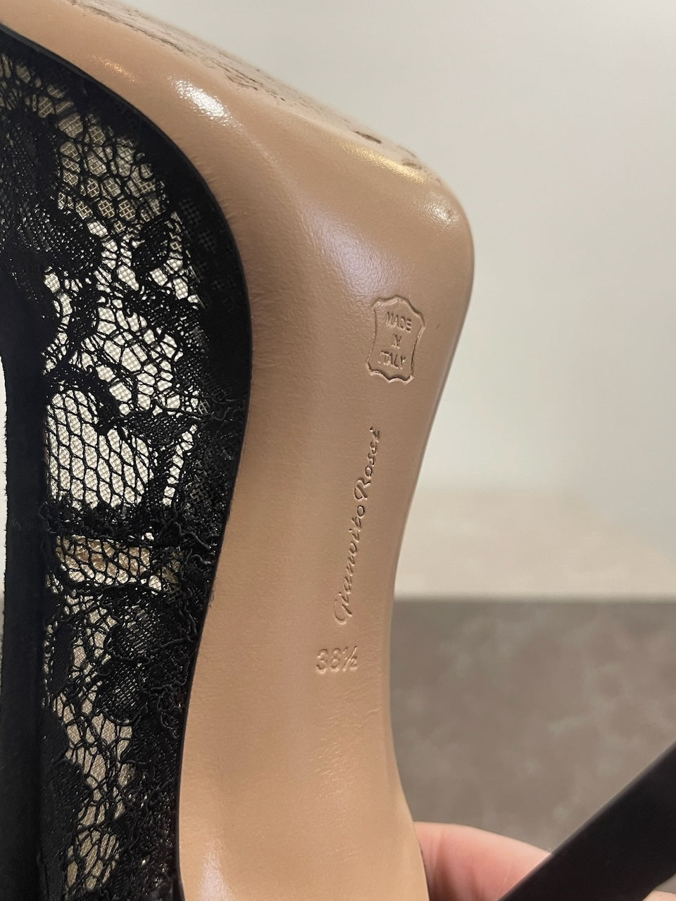 Escarpins Gianvito Rossi noirs T.38,5
