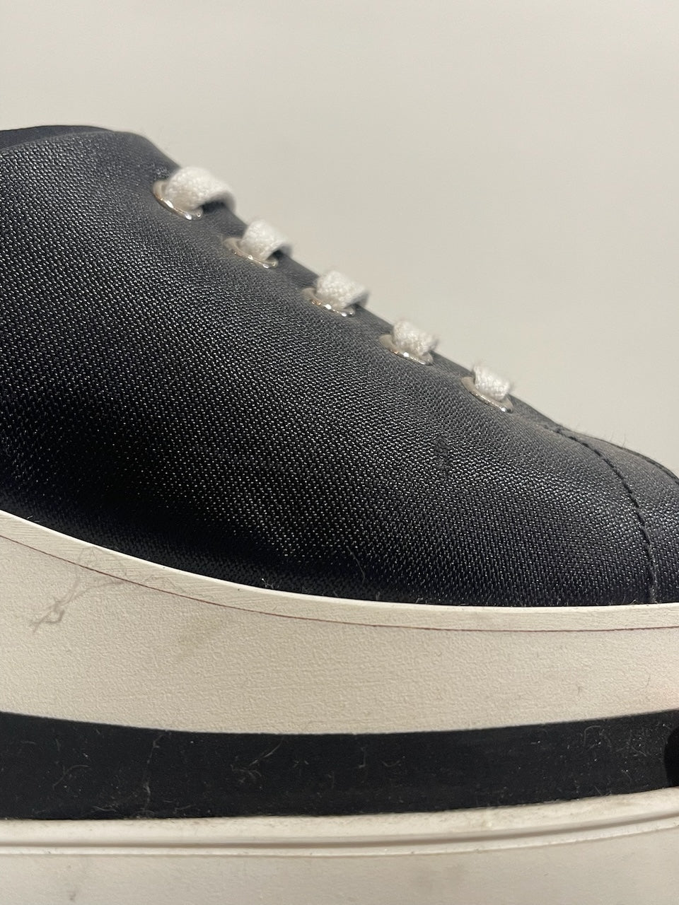 Baskets Miu Miu noires T.35,5