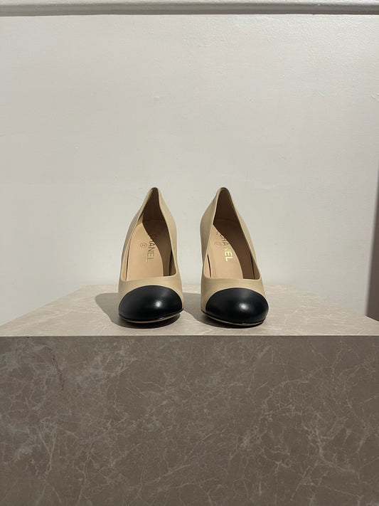 Escarpins Chanel beige T.37,5