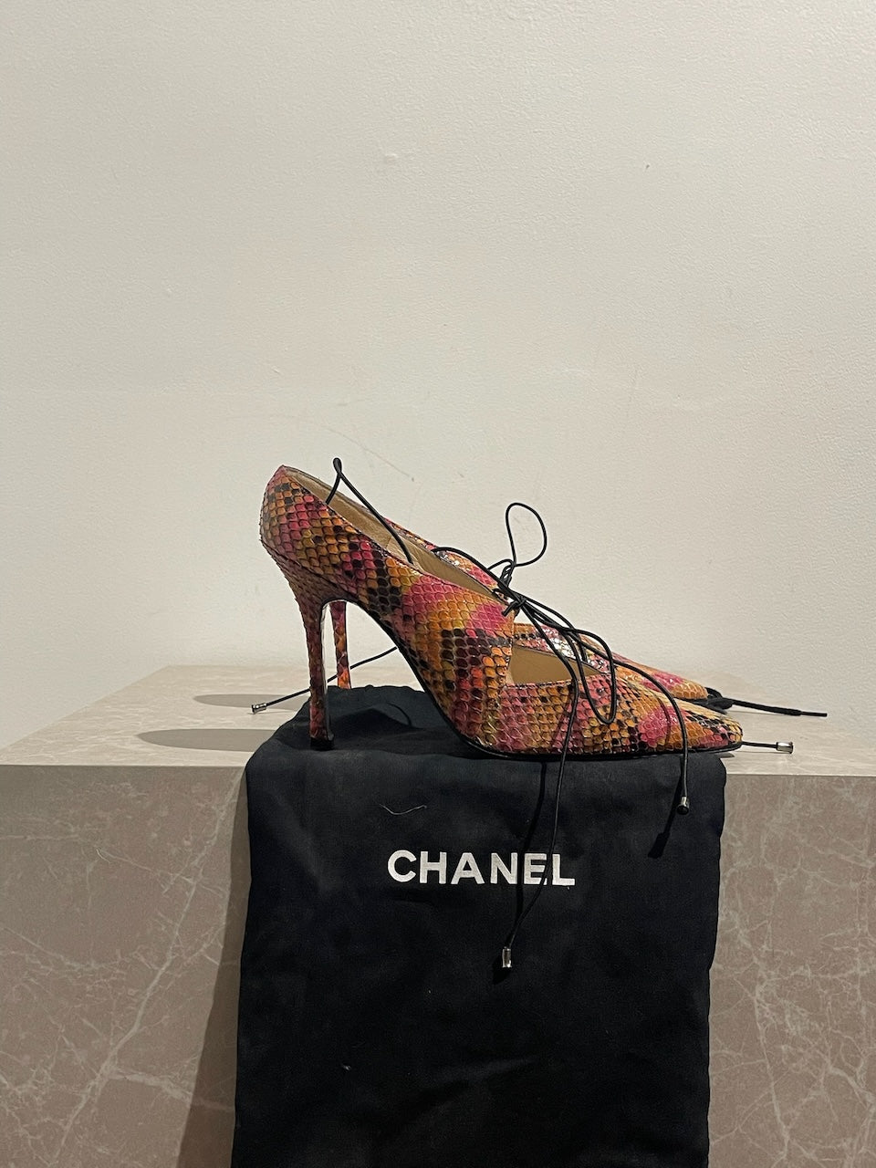 Escarpins Chanel python T.34,5