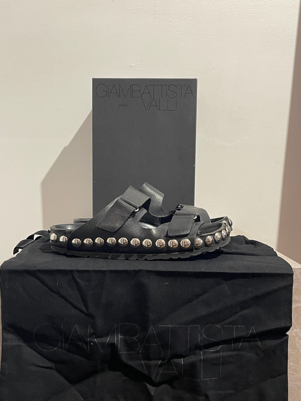 Sandales Giambattista Valli noires T.38,5
