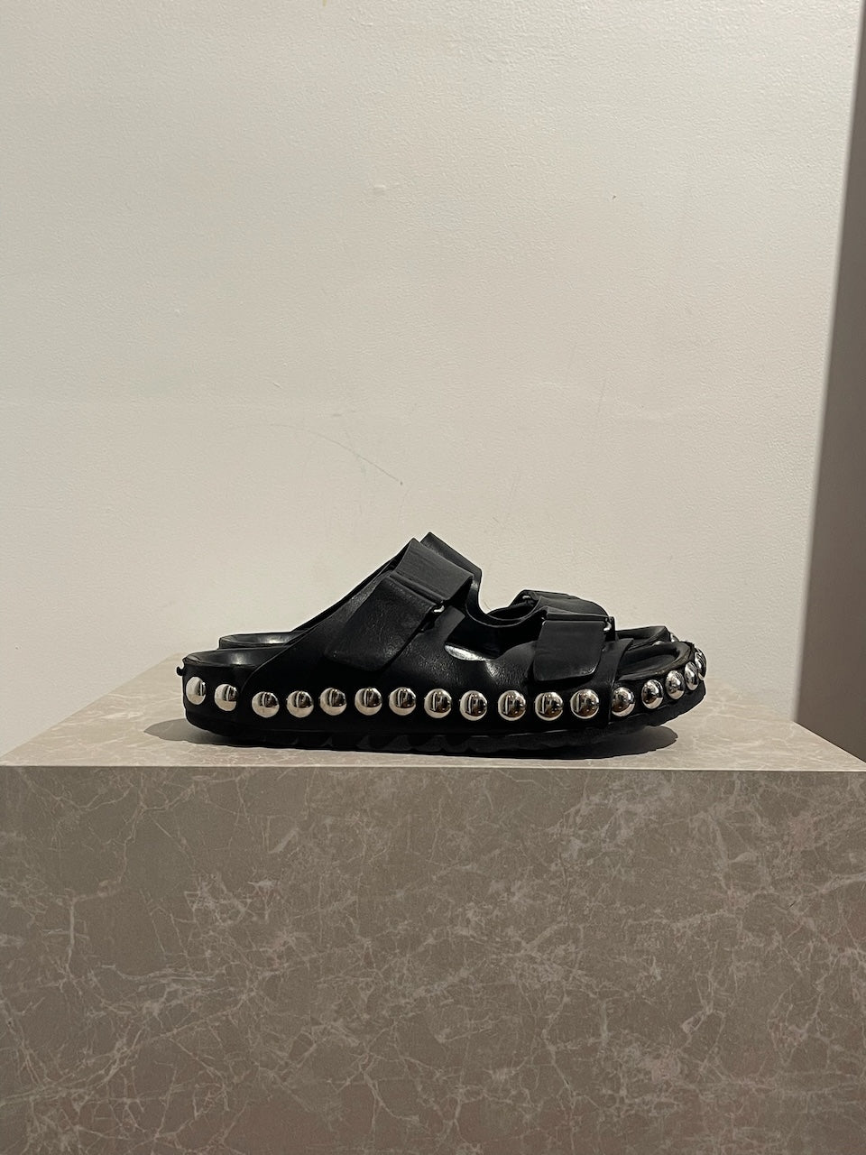 Sandales Giambattista Valli noires T.38,5