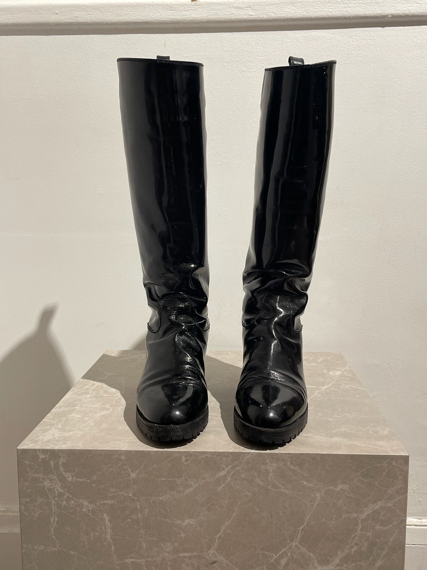 Bottes Chanel noir vernis T.36