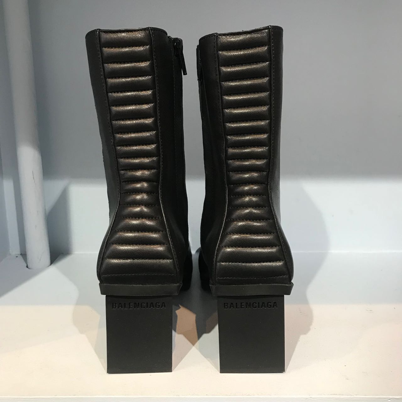 Boots Balenciaga noires T.38