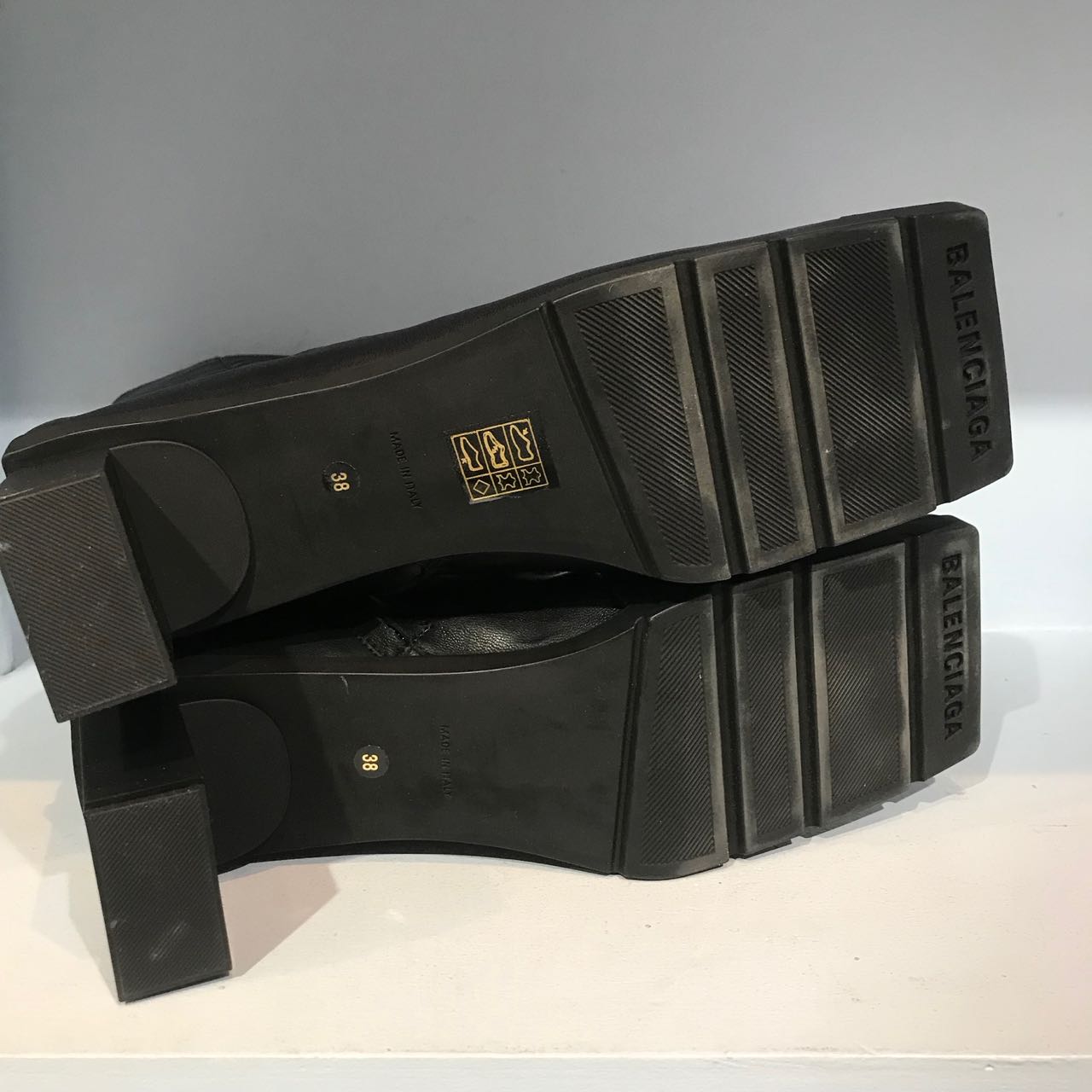 Boots Balenciaga noires T.38