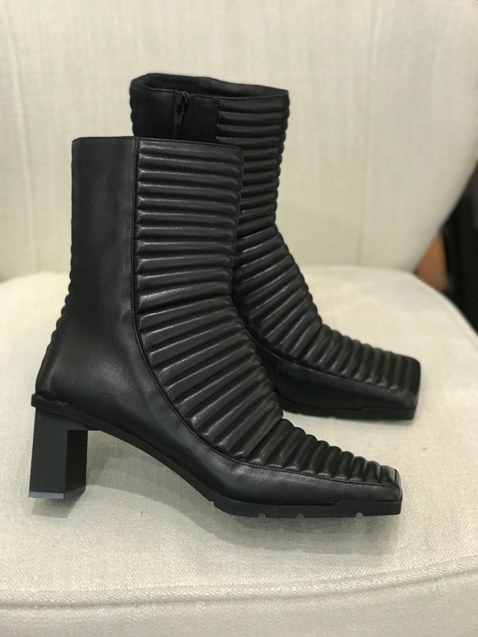 Boots Balenciaga noires T.38