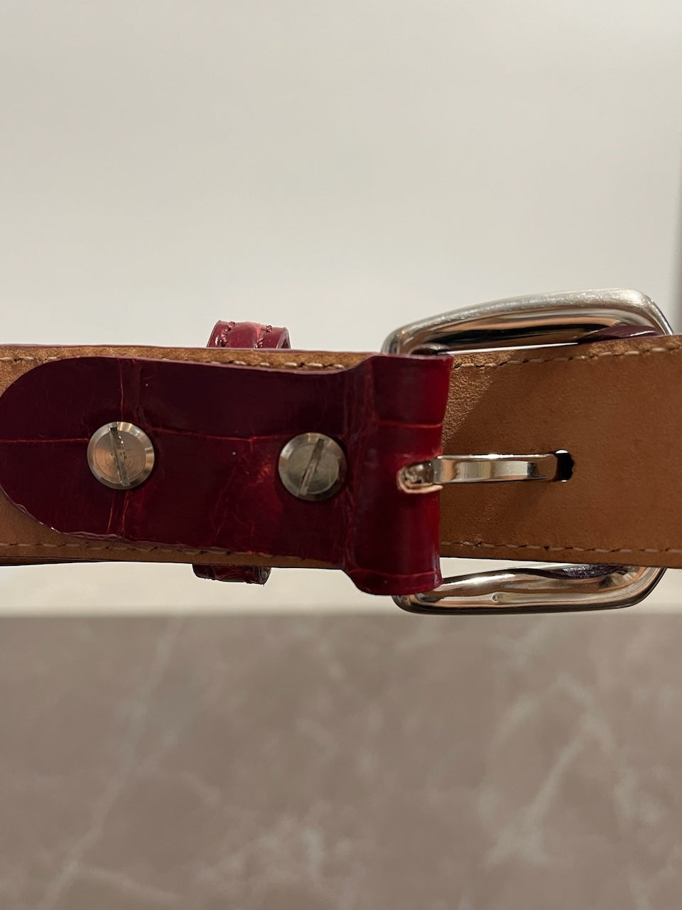 Ceinture en cuir de crocodile rouge T.80