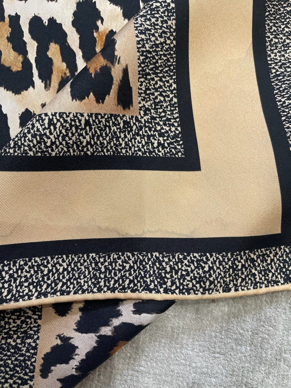 Foulard Christian Dior léopard