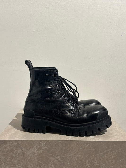 Bottines rangers Balenciaga noires T.39