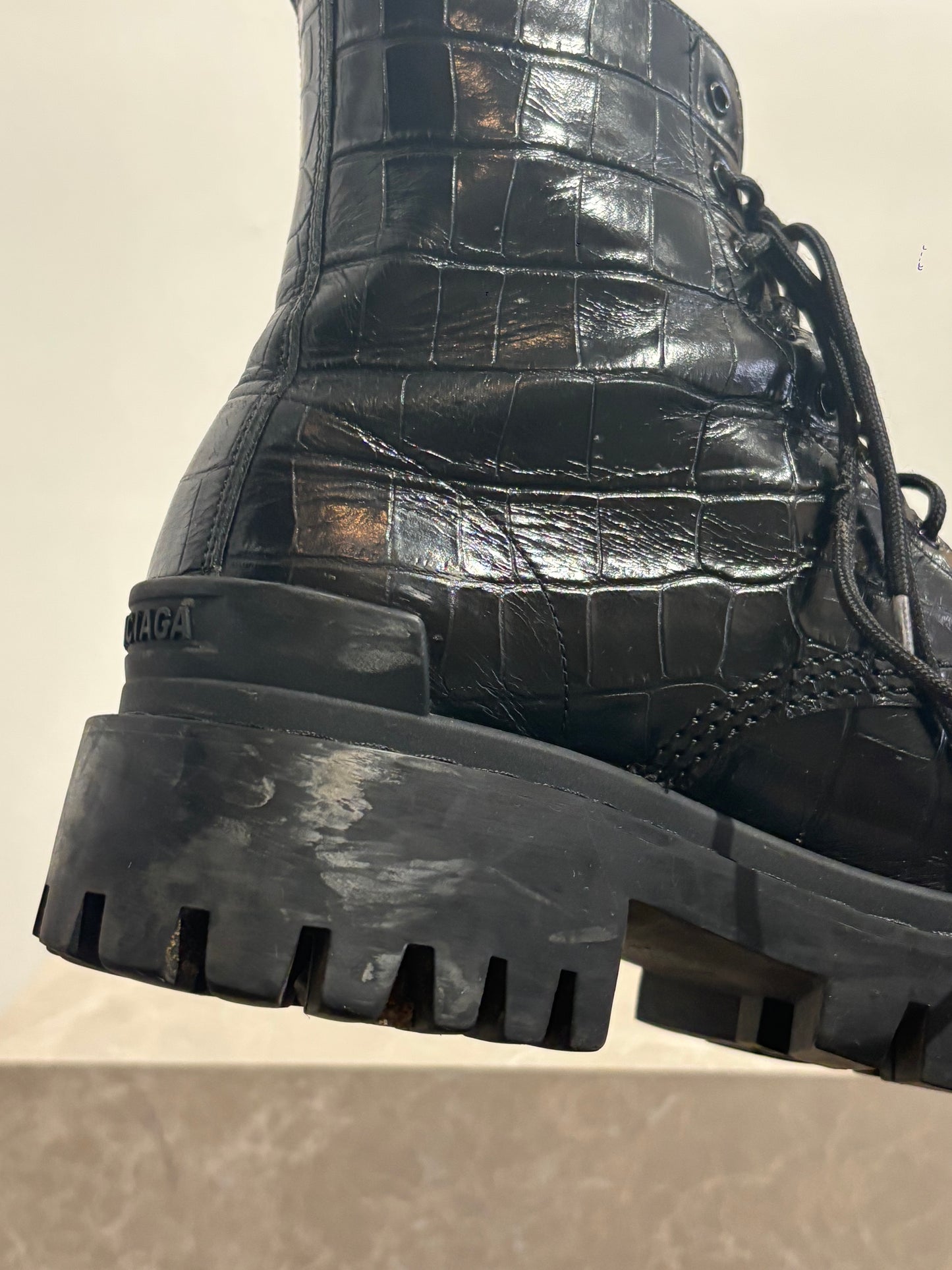 Bottines rangers Balenciaga noires T.39