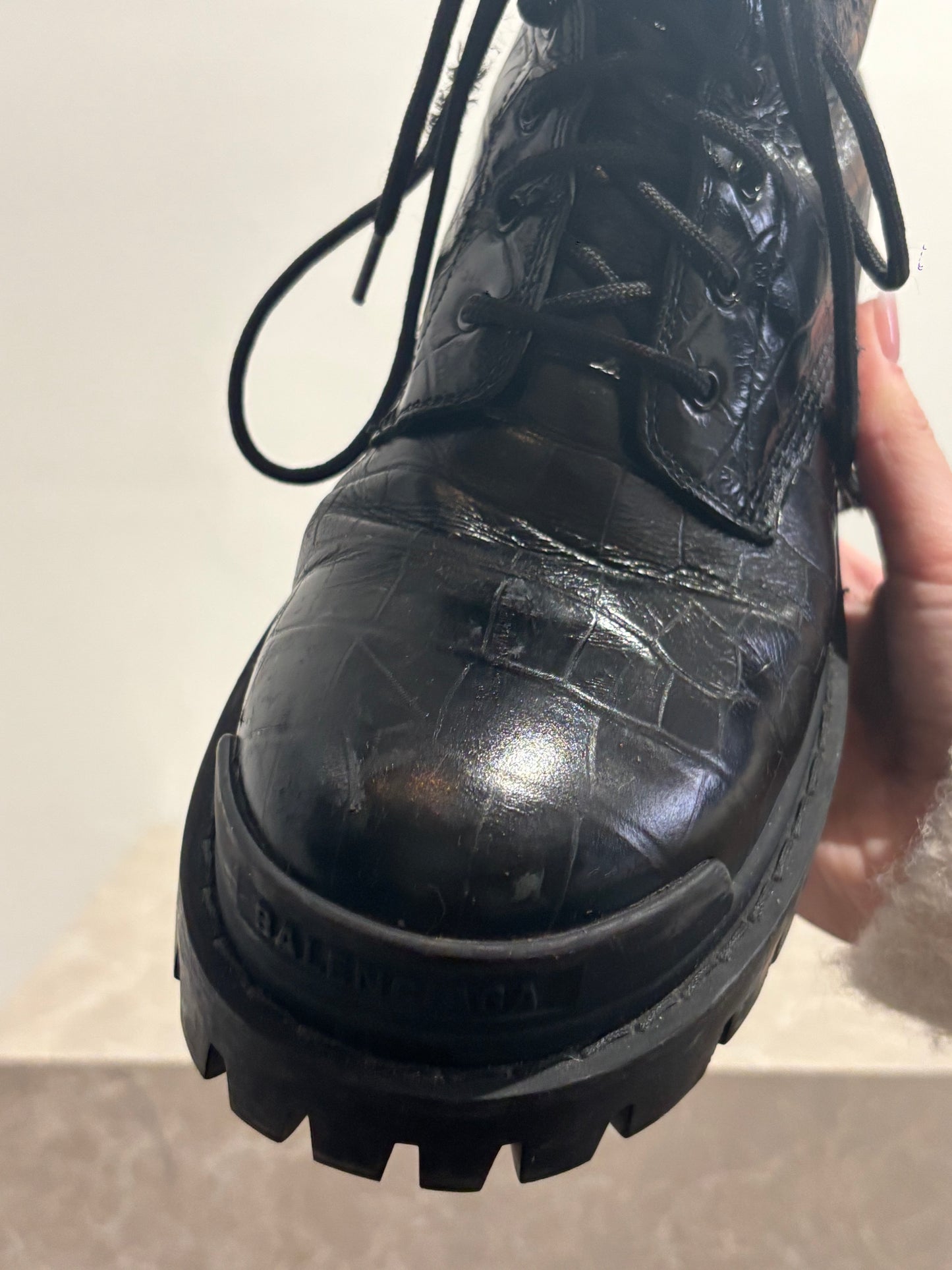 Bottines rangers Balenciaga noires T.39