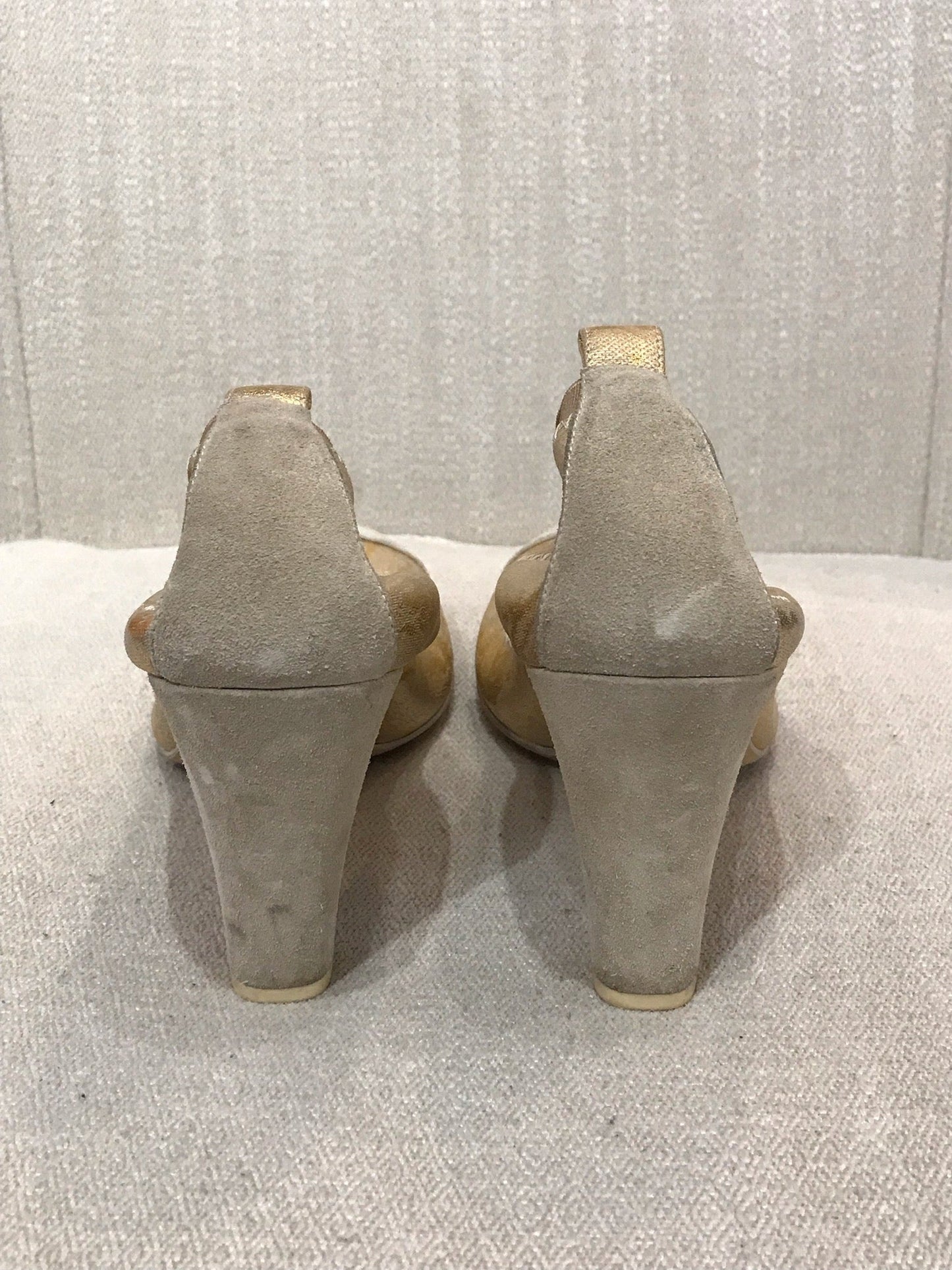 Escarpins Chanel dorés T.38