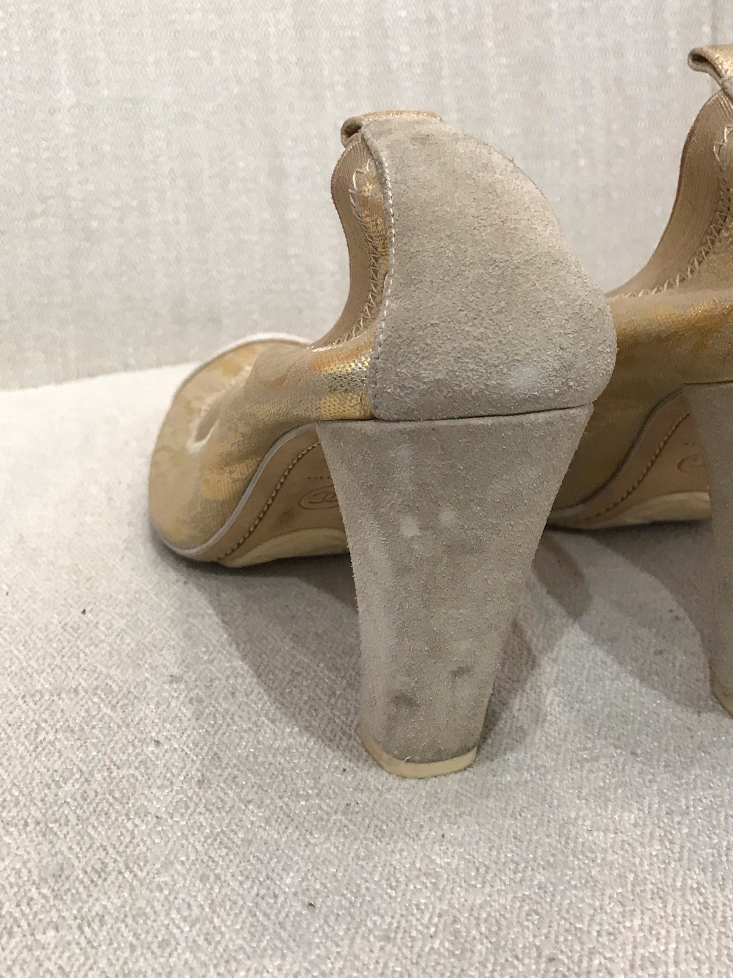 Escarpins Chanel dorés T.38