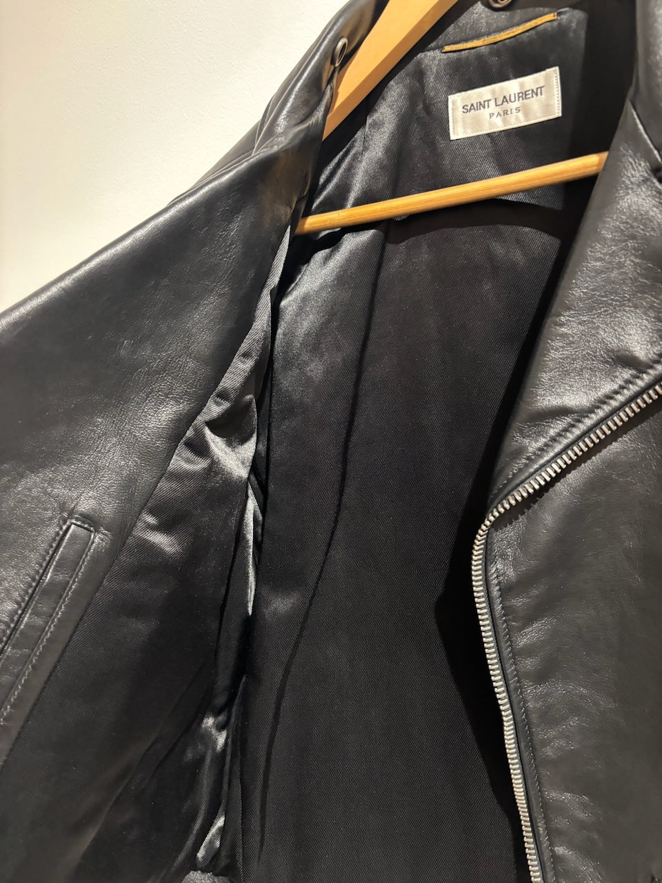 Perfecto Saint Laurent noir T.42