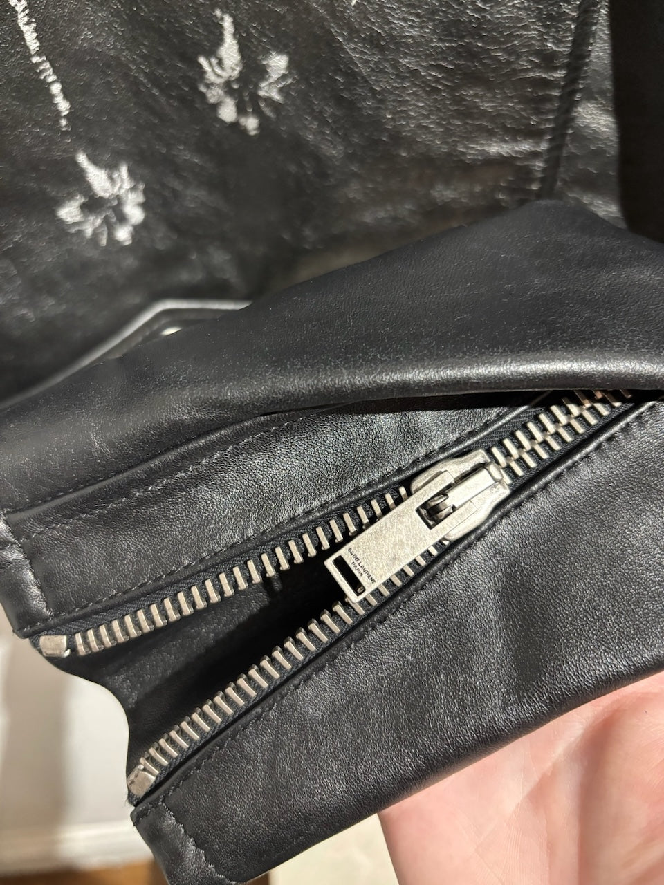 Perfecto Saint Laurent noir T.42