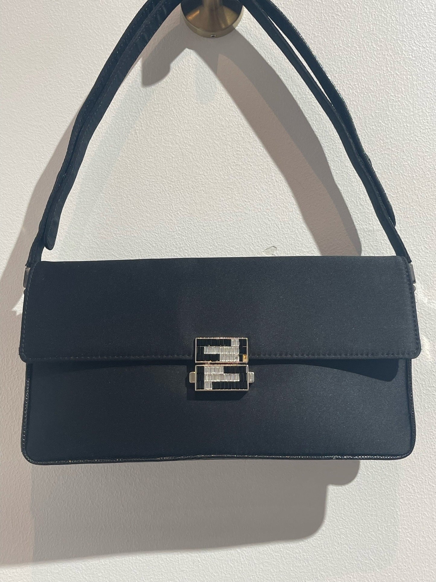 Sac Fendi Baguette satin noir