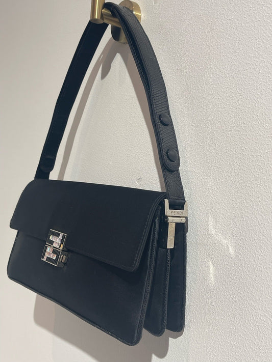 Sac Fendi Baguette satin noir