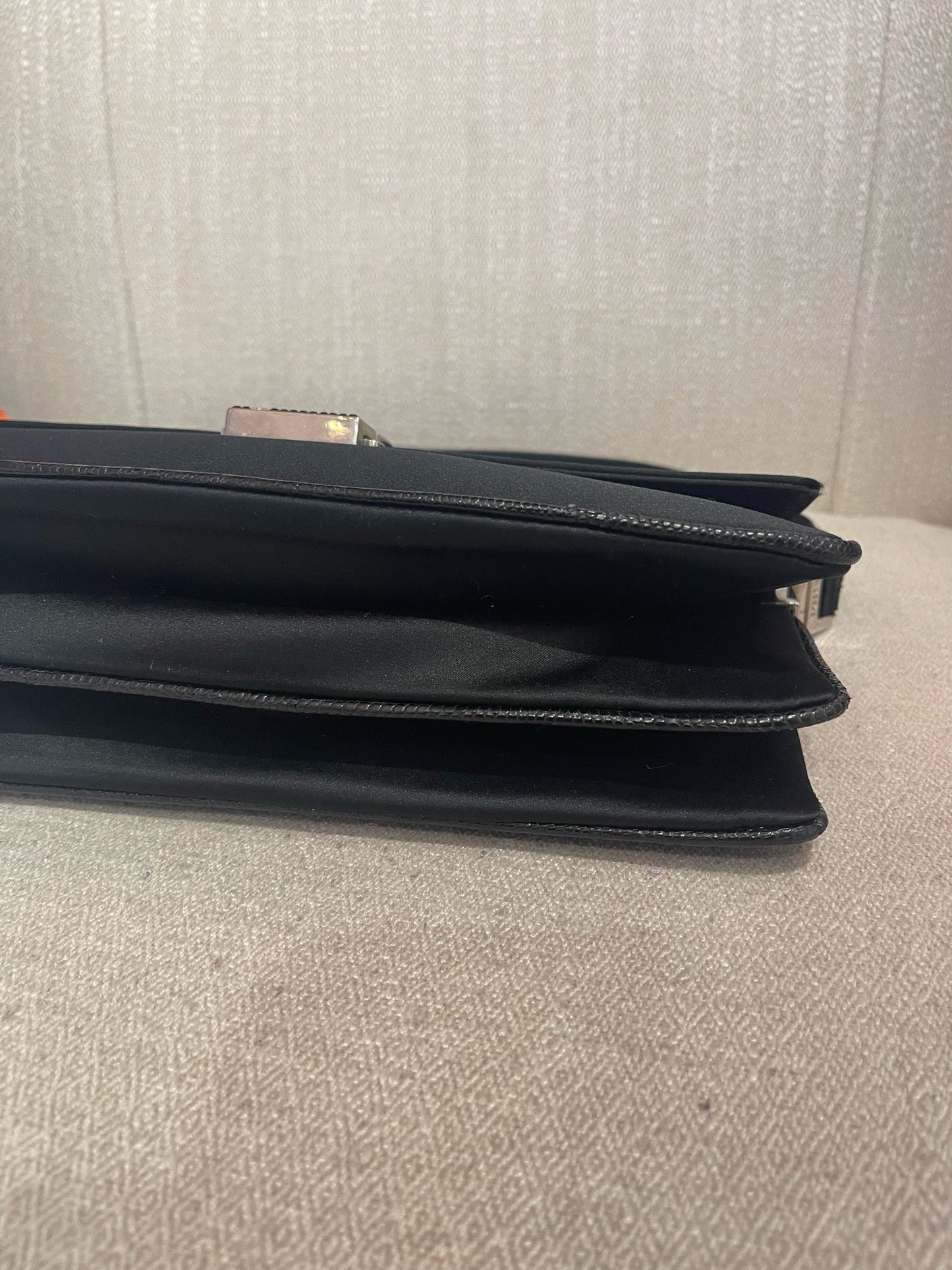Sac Fendi Baguette satin noir