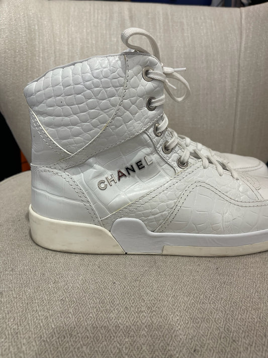 Baskets Chanel blanche T.43