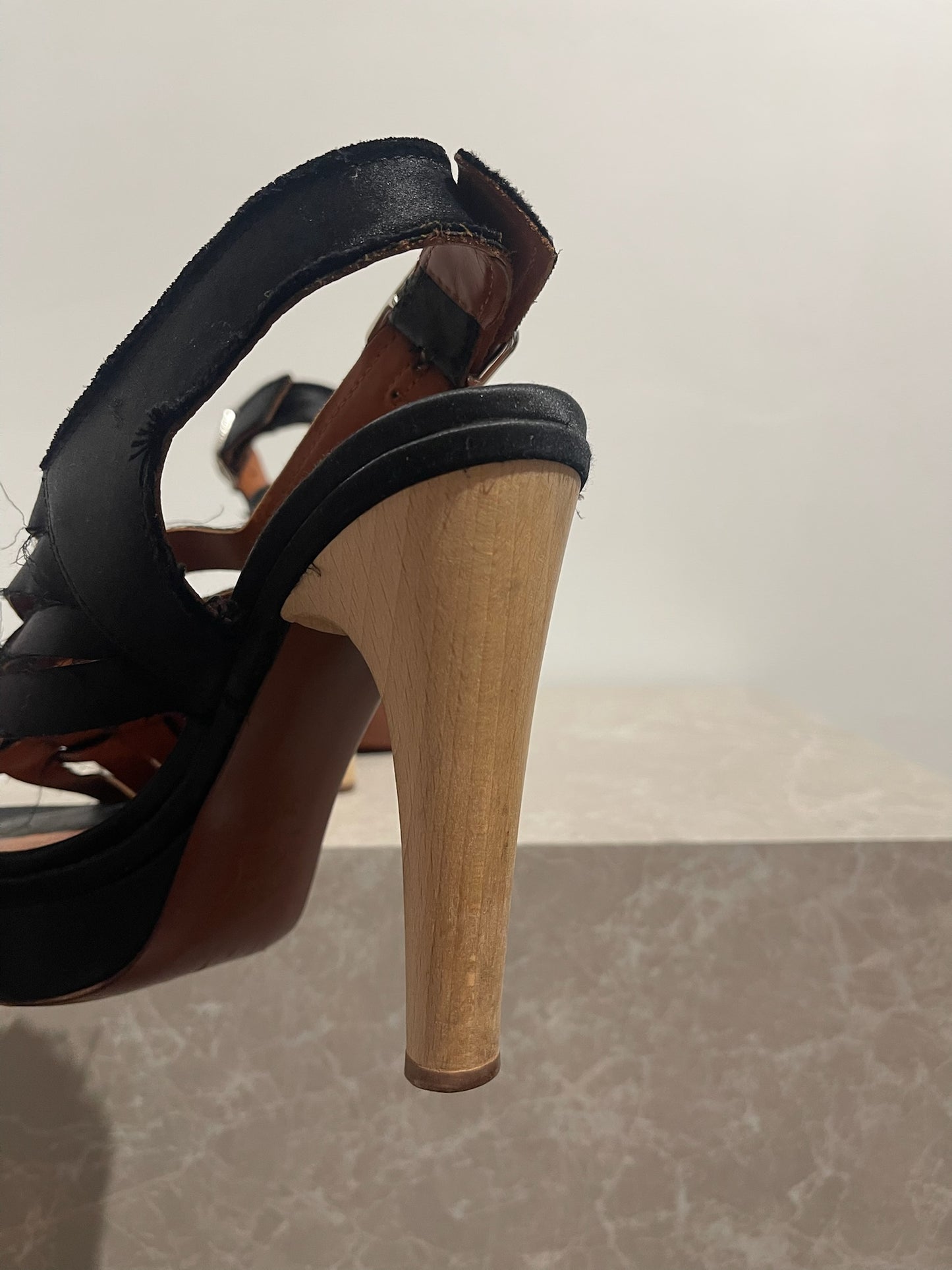 Sandales Lanvin noires T.36,5