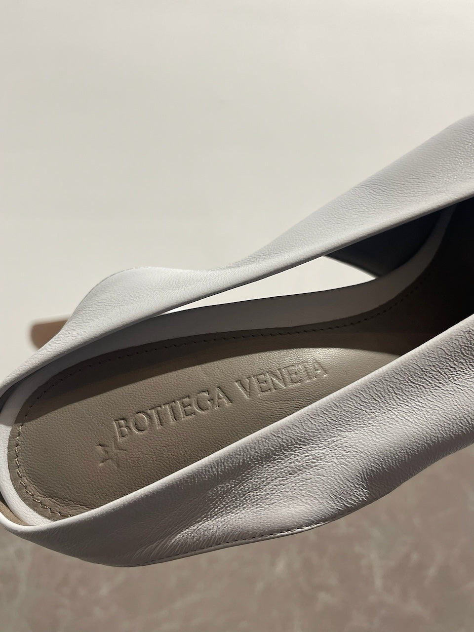Escarpins Bottega Veneta blancs T.40