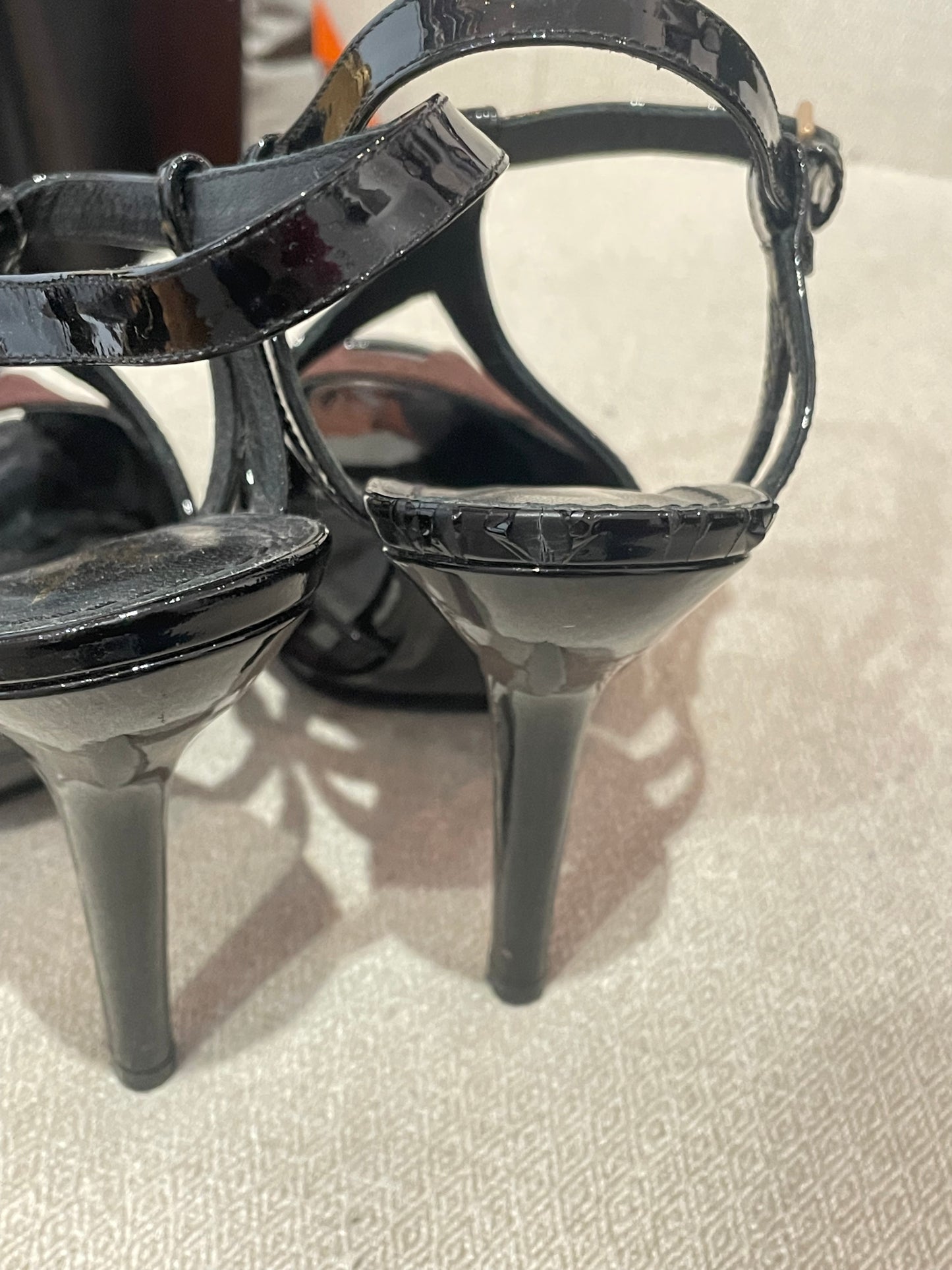 Sandales Yves Saint Laurent marron T.37