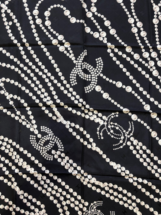 Foulard Chanel noir perles