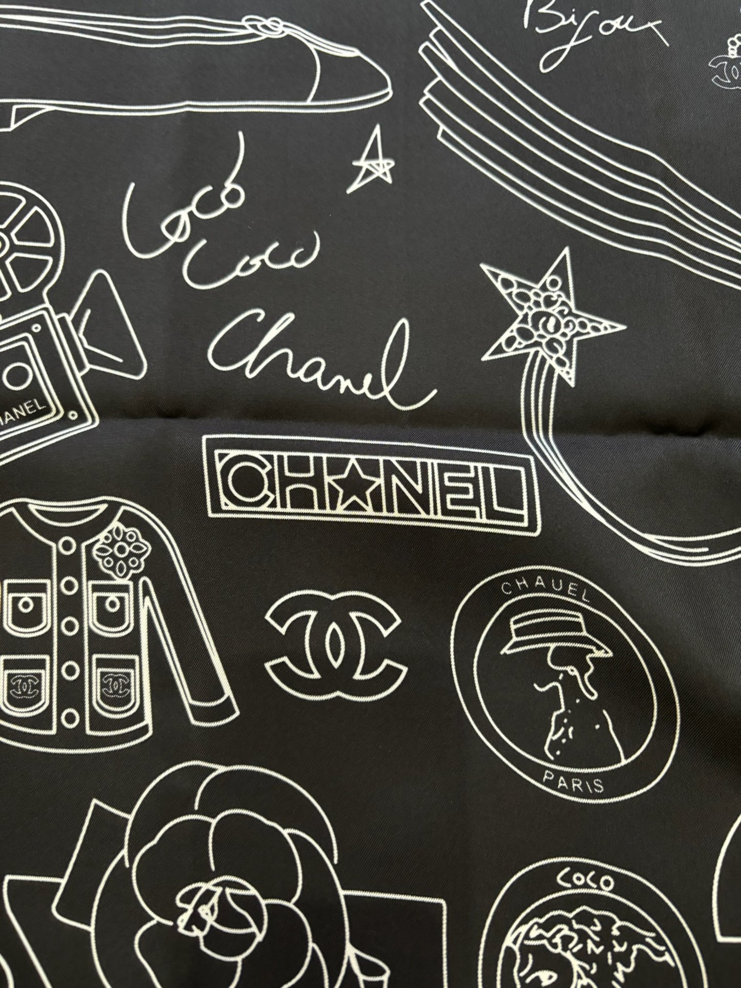 Foulard Chanel noir