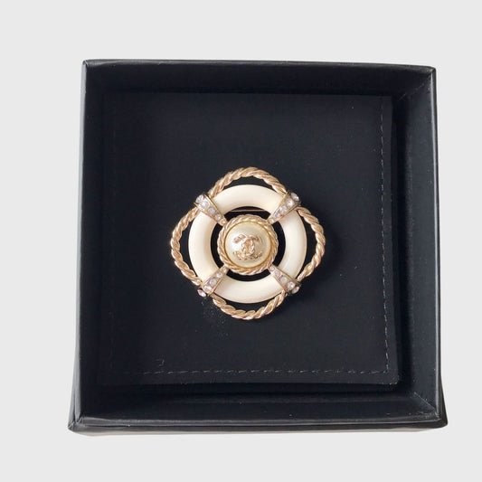 Broche Chanel bouée