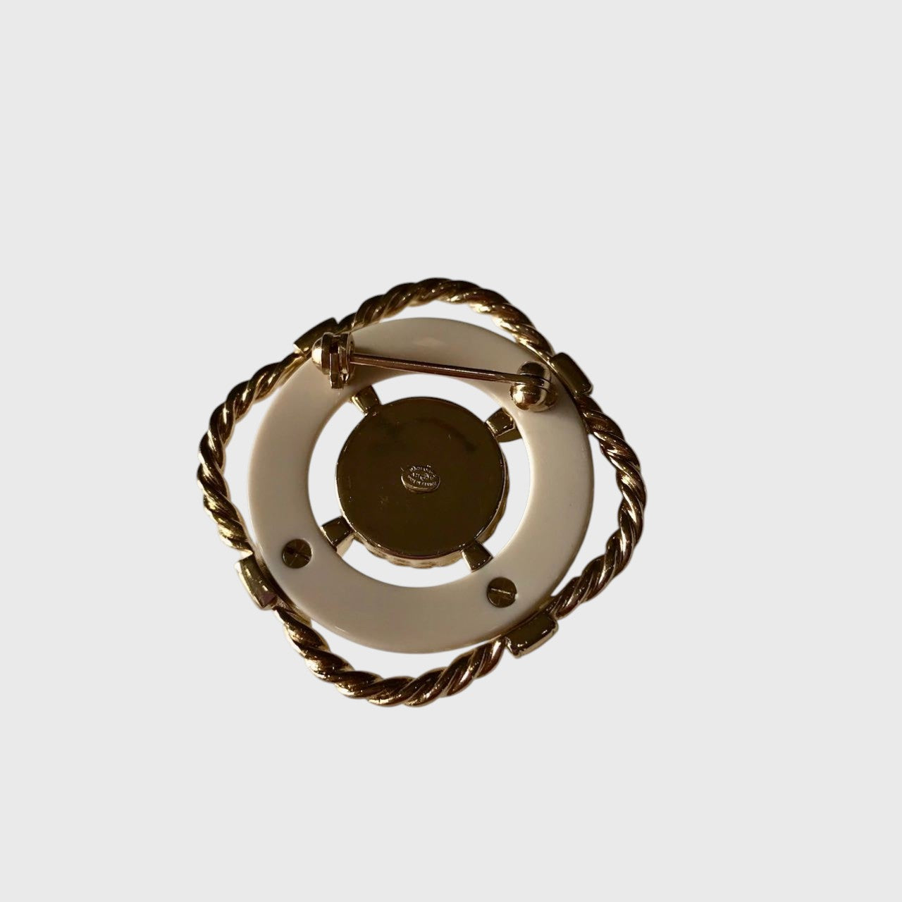 Broche Chanel bouée