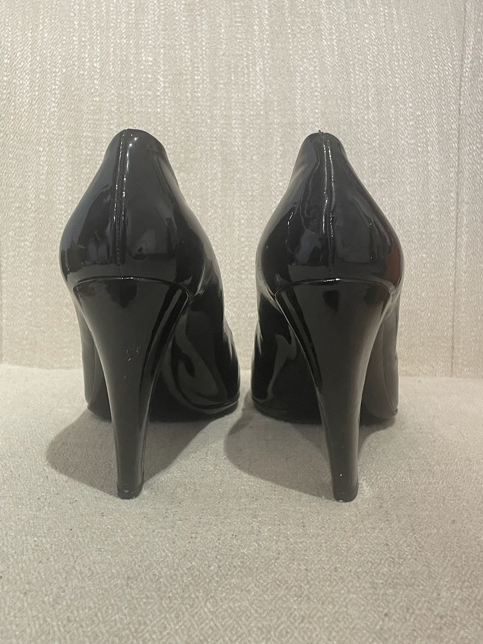 Escarpins Prada gris T.38,5