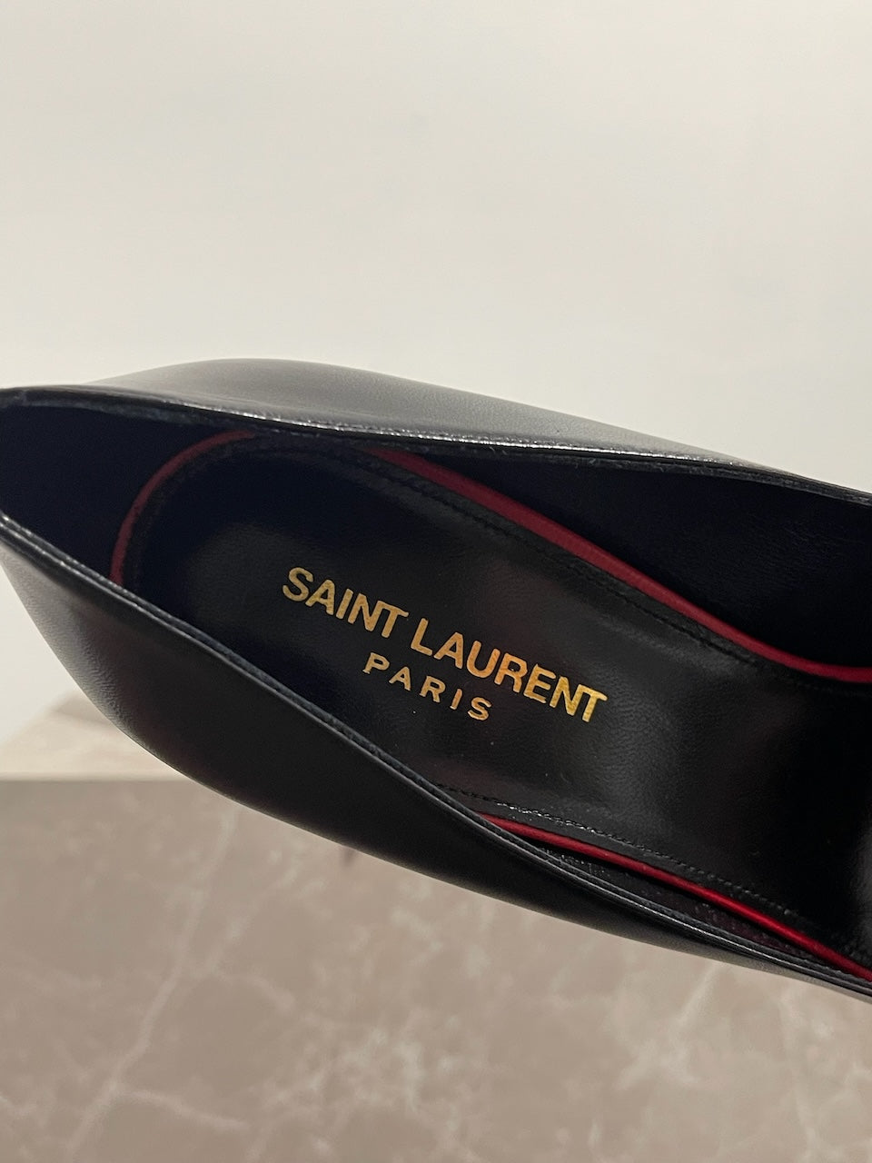 Escarpins Saint Laurent noirs T.39,5
