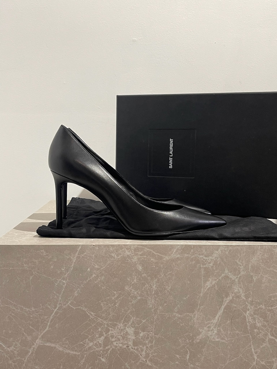 Escarpins Saint Laurent noirs T.39,5