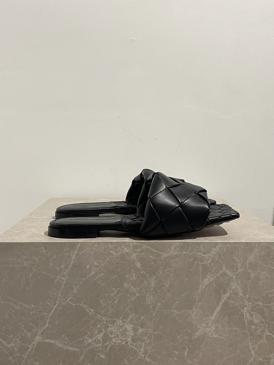 Mules Bottega Venetta Lido noires T.39.5
