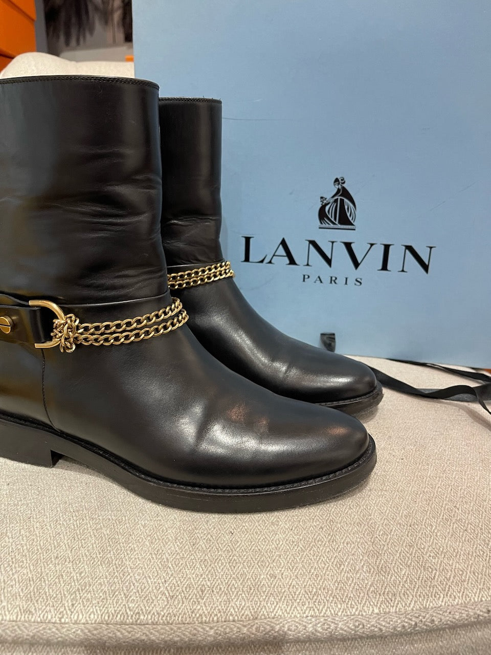 Boots Lanvin noires T.39