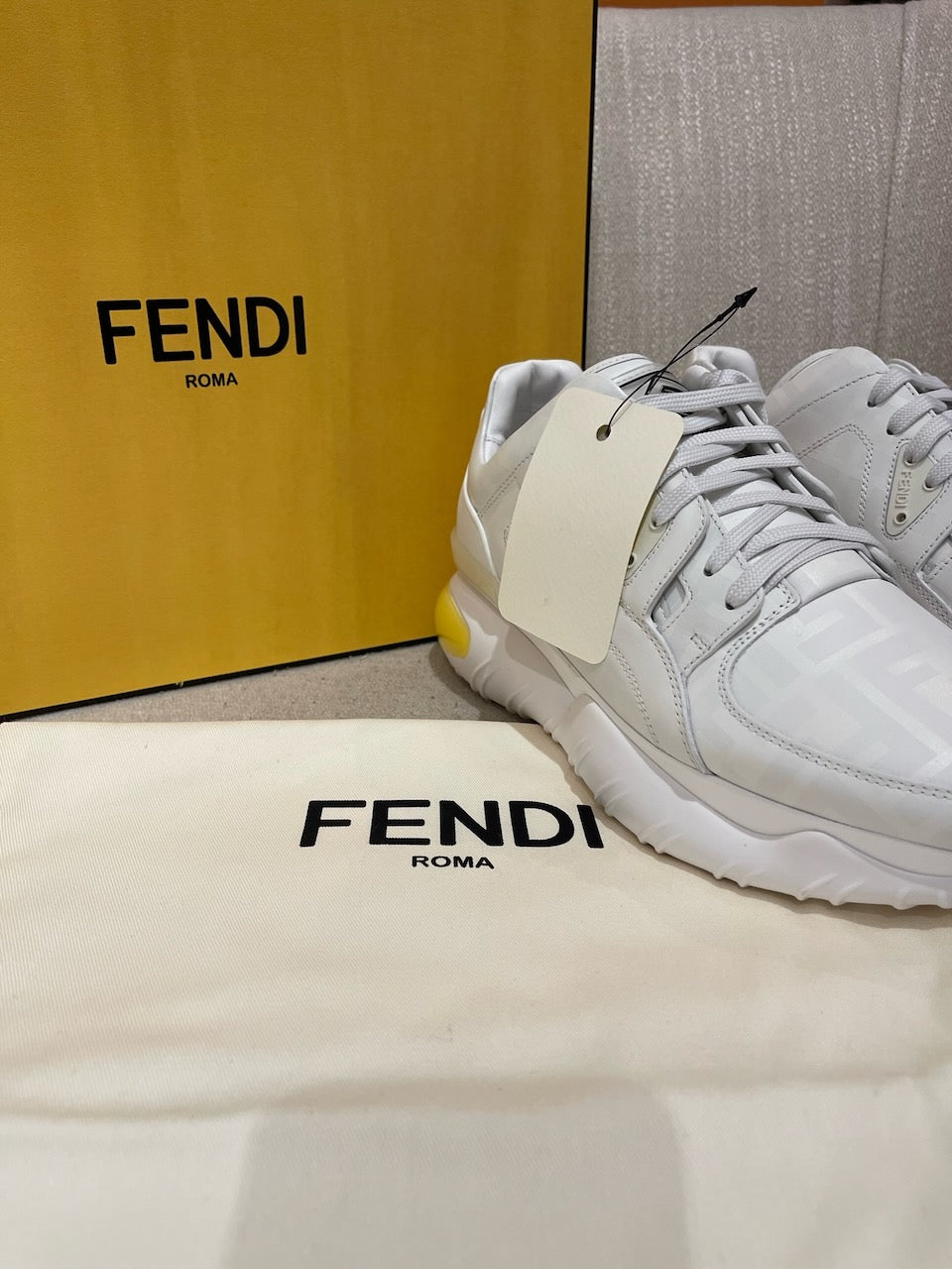 Baskets Fendi blanches T.40 NEUVES