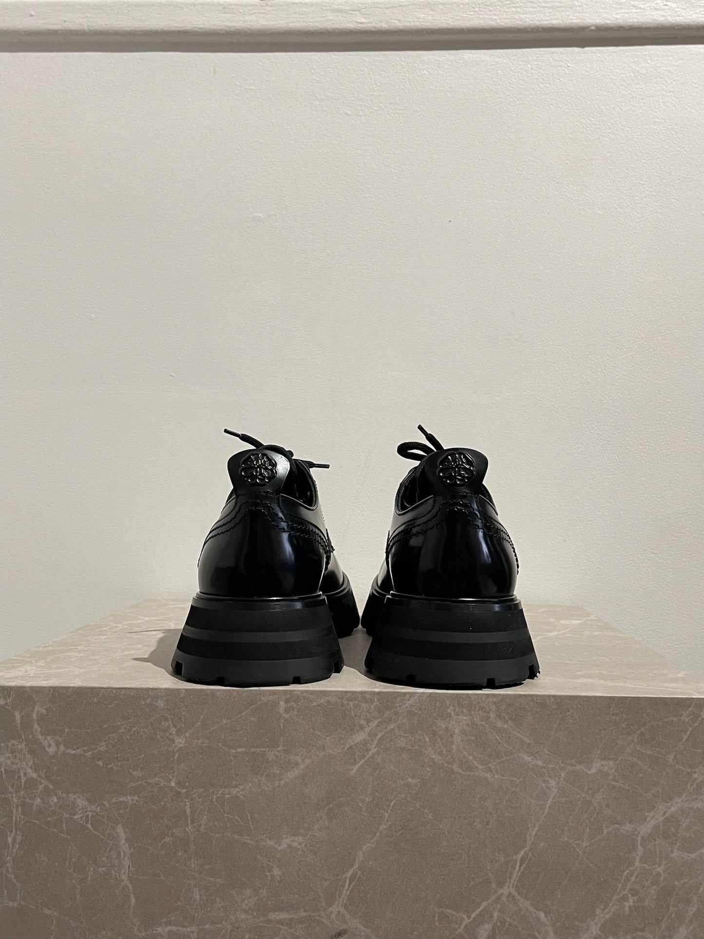 Derbies Alexander McQueen noires T.38.5