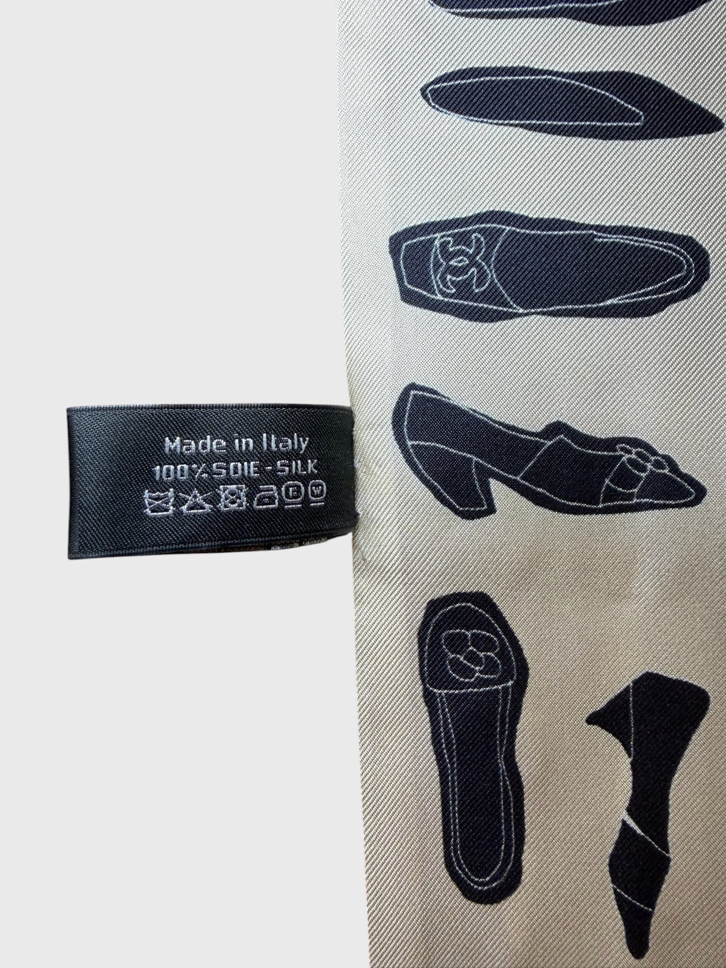 Foulard slim Chanel noir et blanc